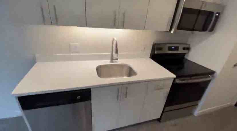 1258 E 56th St - Photo 5 of 8