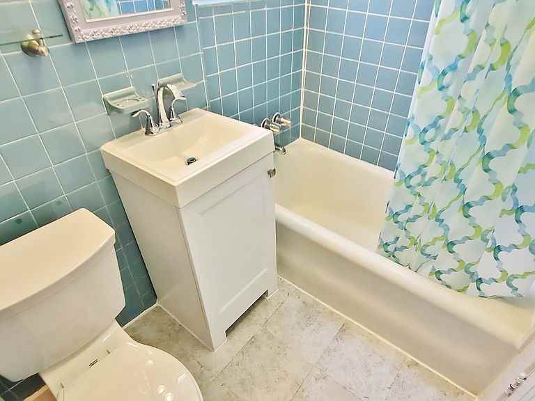 2829 47th St - Photo 5 of 11