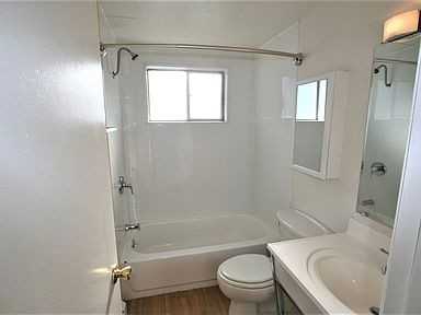 2035 S Josephine St - Photo 4 of 8