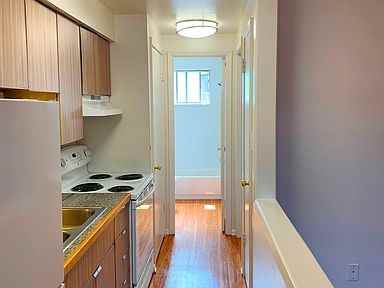 2035 S Josephine St - Photo 6 of 8