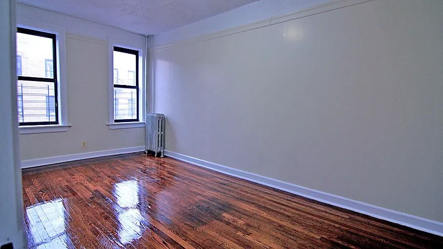2305 Grand Ave - Photo 4 of 6