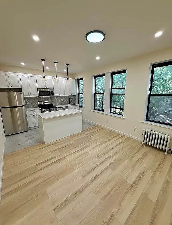 3310 31st Ave - Photo 3 of 8