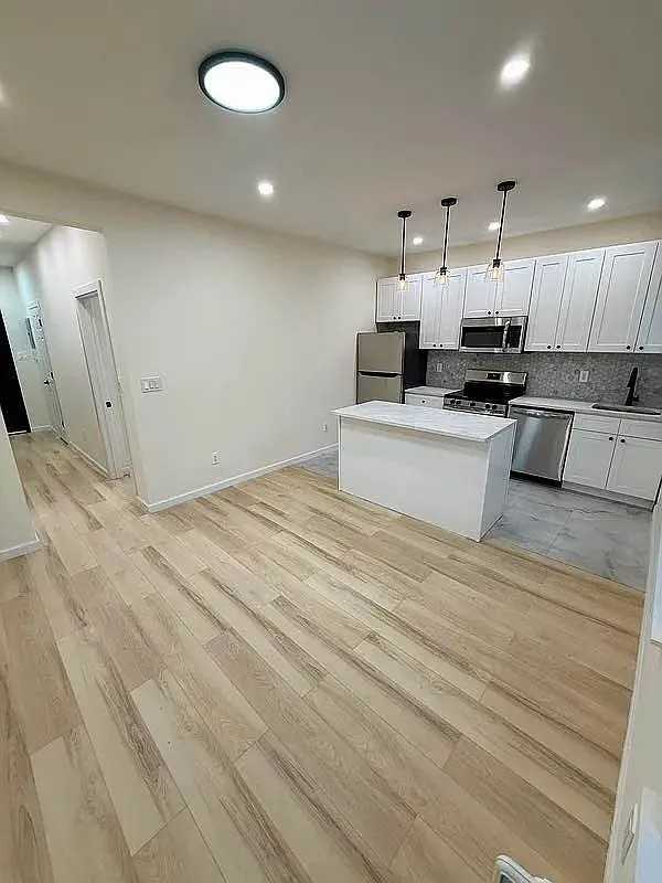 3310 31st Ave - Photo 5 of 8
