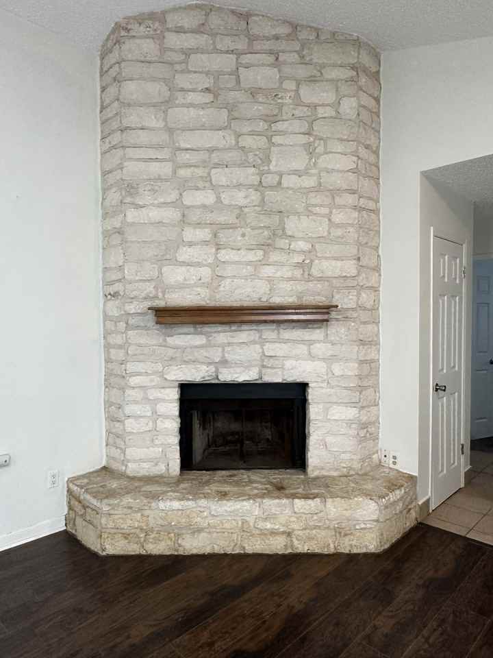 2103 Bluebonnet Dr - Photo 4 of 15