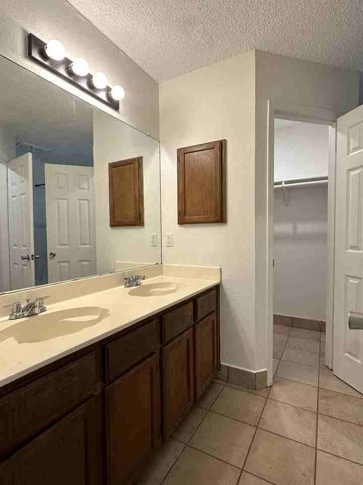2103 Bluebonnet Dr - Photo 6 of 15