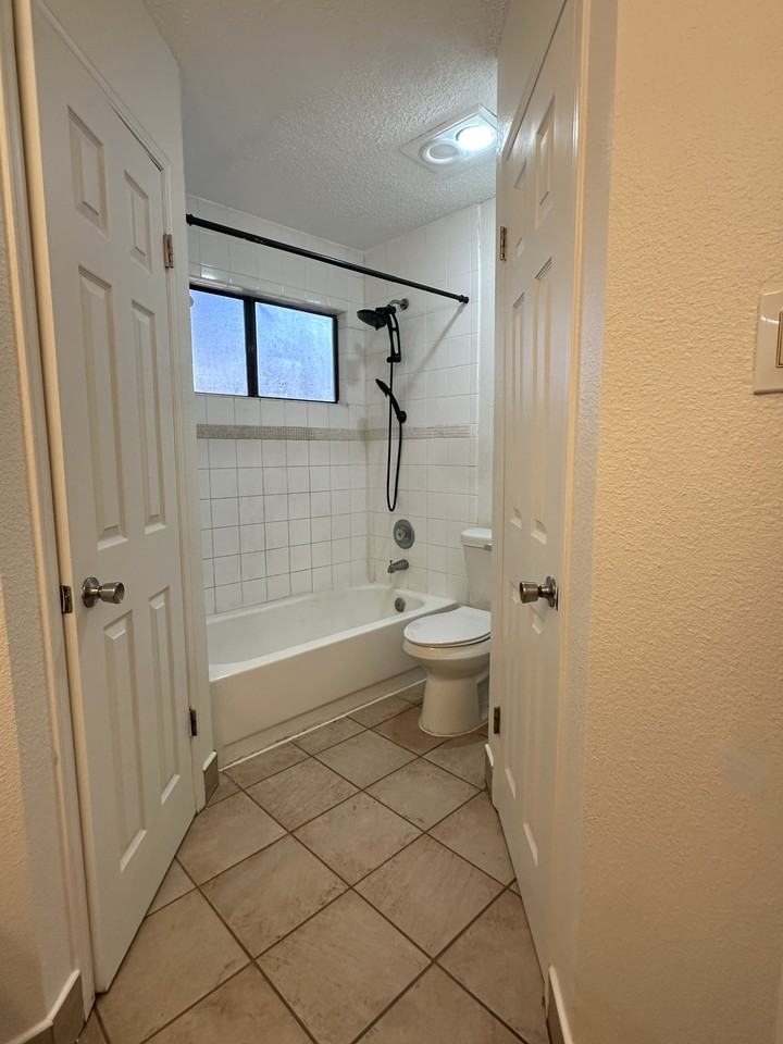 2103 Bluebonnet Dr - Photo 7 of 15