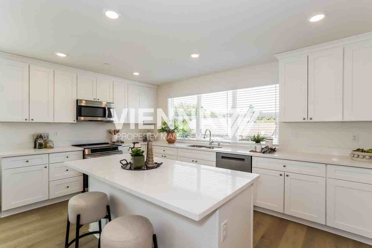 8068 Quiet Knolls Dr - Photo 5 of 13