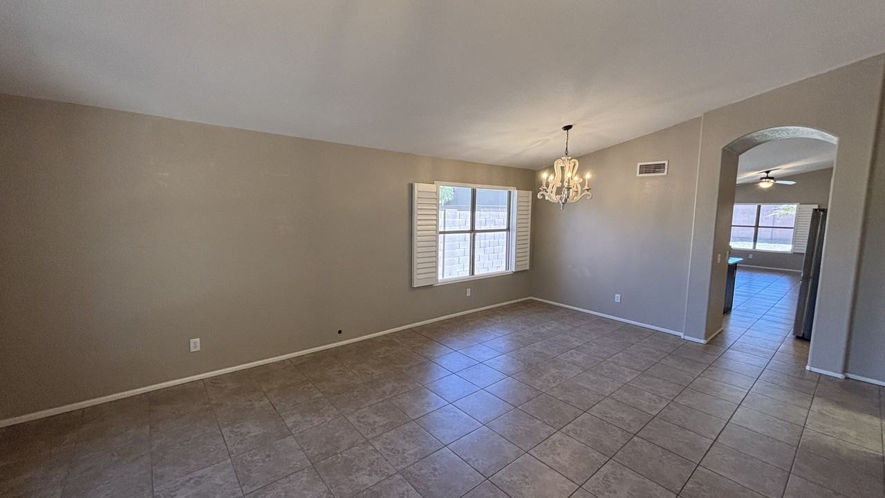 20919 N 38th St - Photo 3 of 31