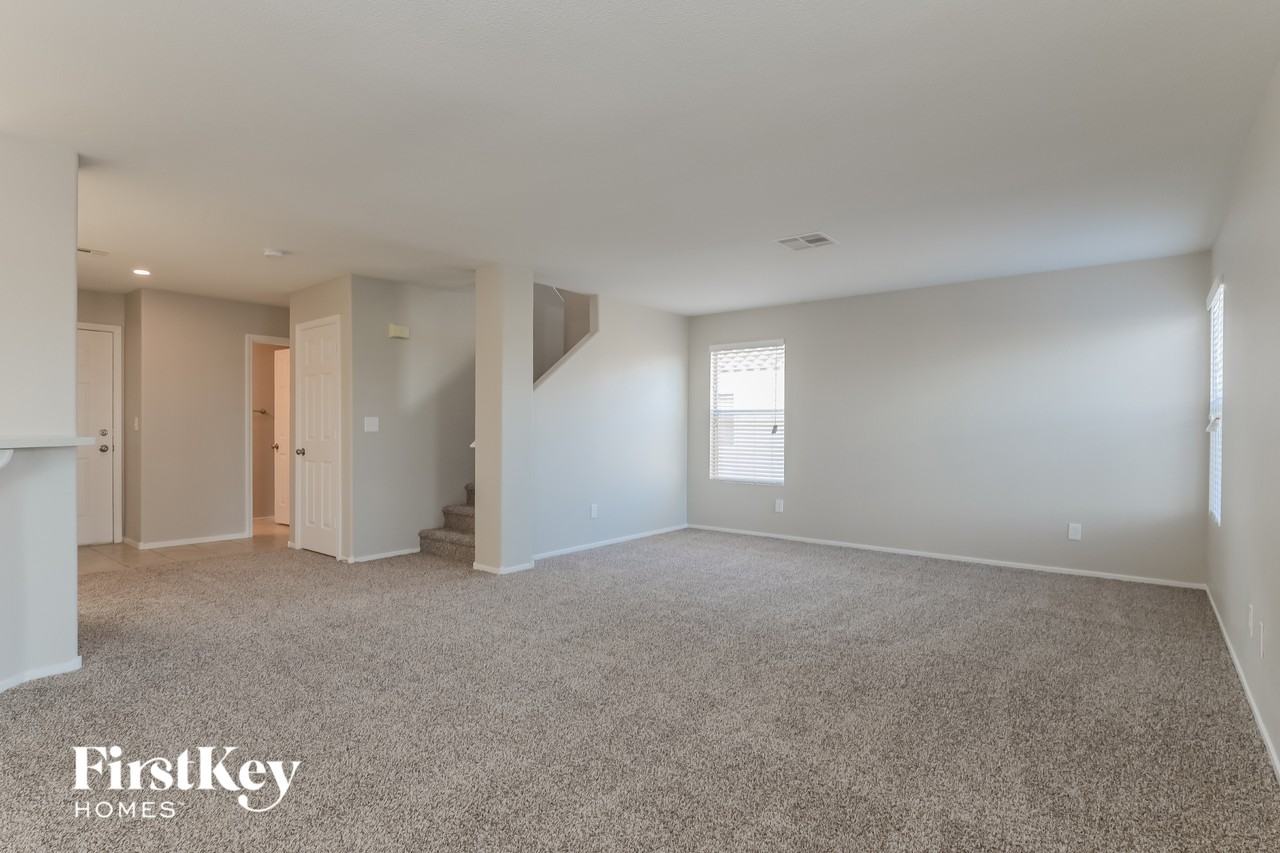5576 Summer Joy St - Photo 3 of 15