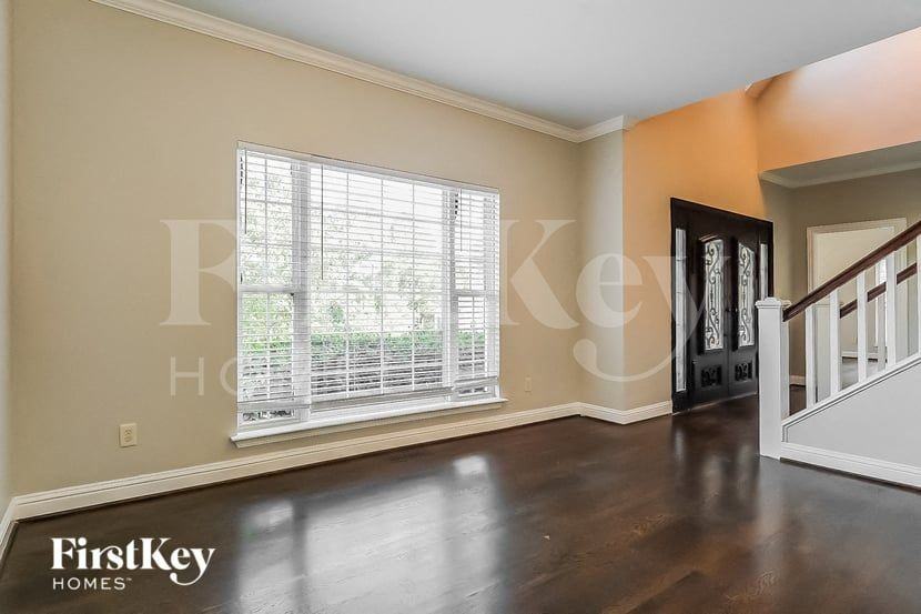 4957 Keith Dr - Photo 4 of 15