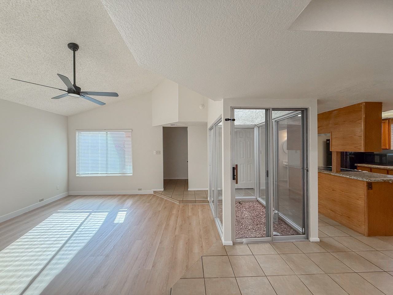 7829 N 21st Ln - Photo 6 of 33