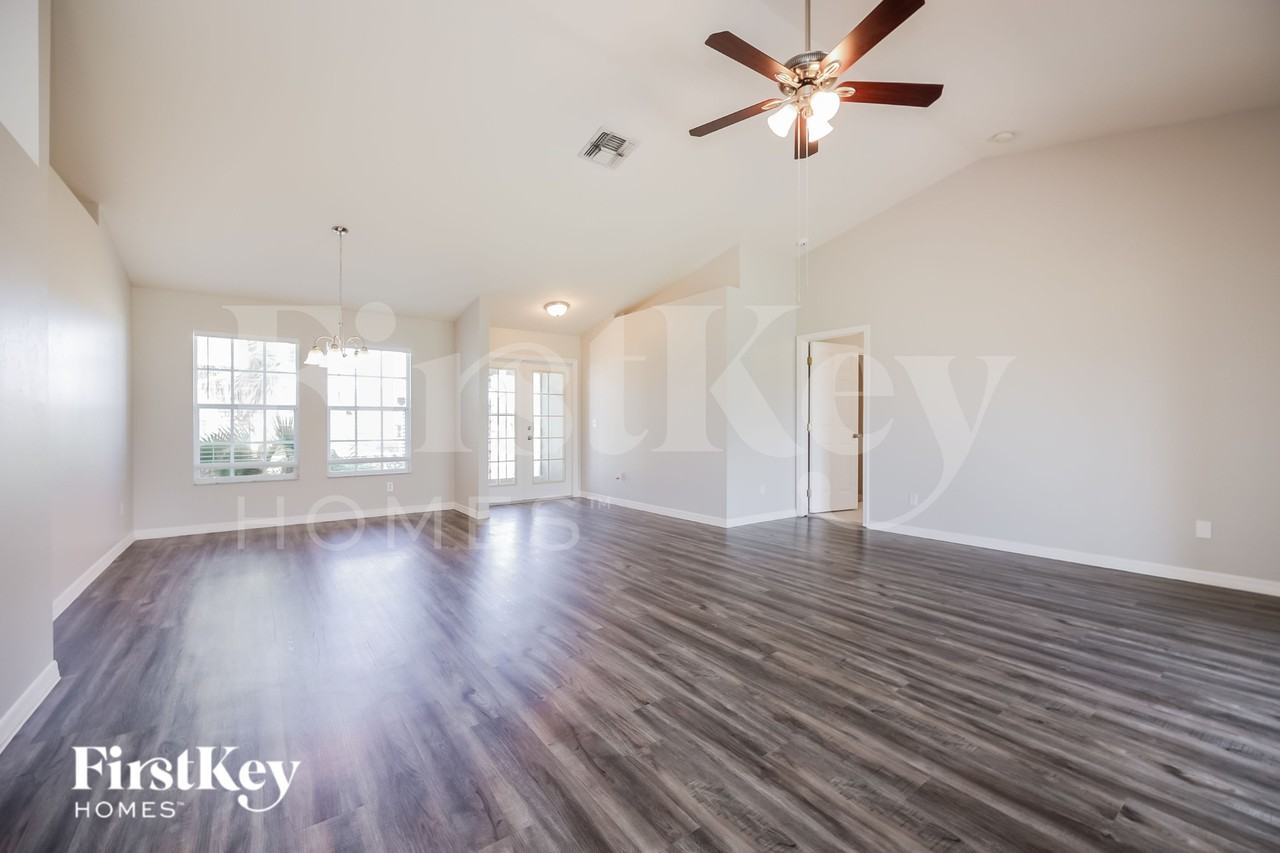 3013 25th St Sw - Photo 3 of 16
