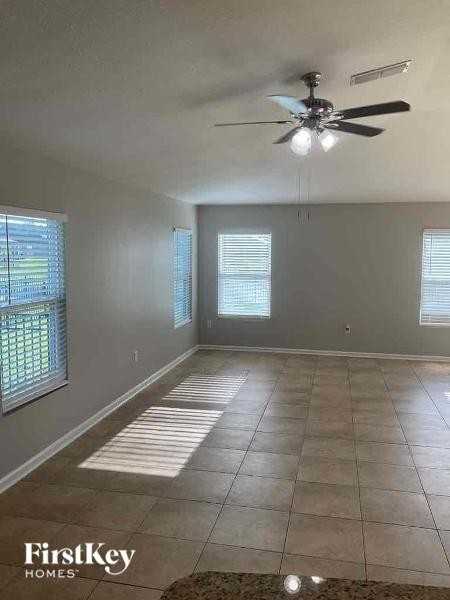 12259 Crossfield Dr - Photo 3 of 10