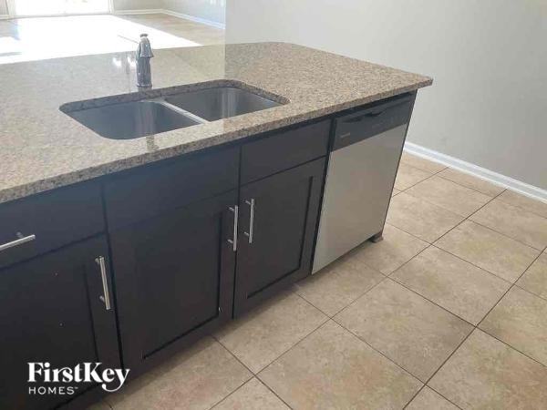 12259 Crossfield Dr - Photo 6 of 10