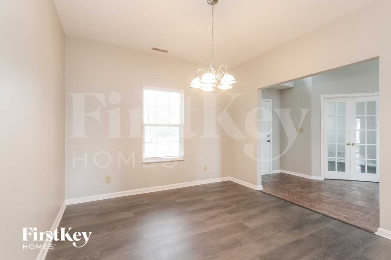 2935 Coles Creek Ln - Photo 6 of 15