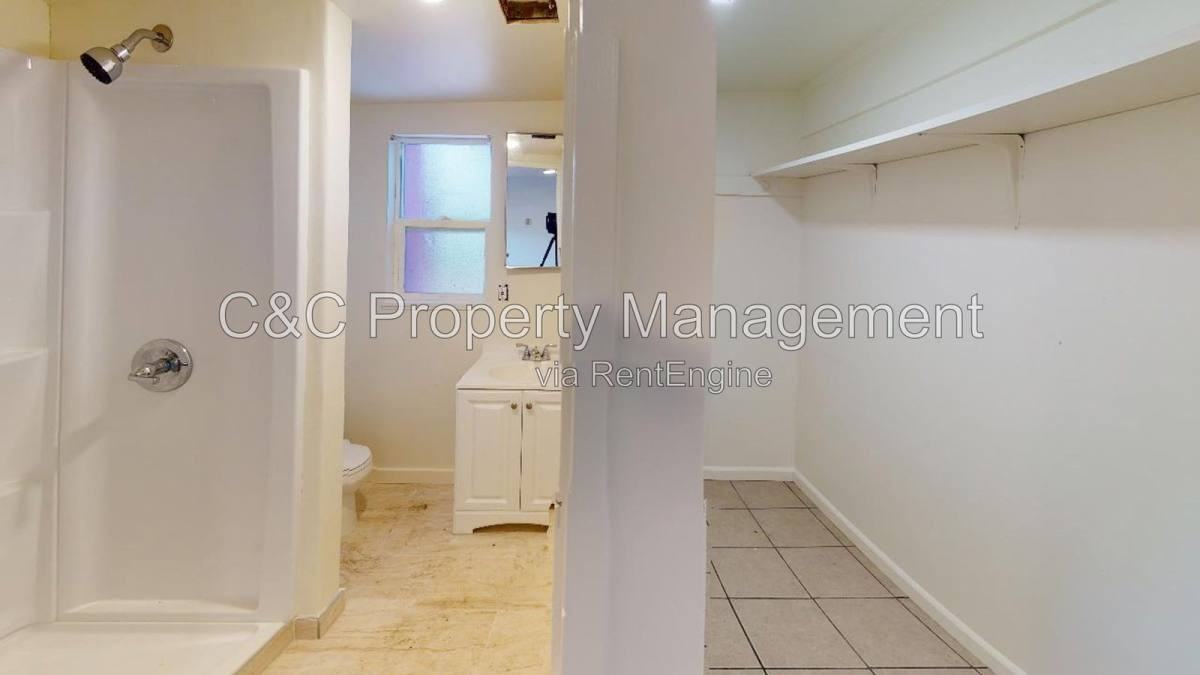 1082 Wanda Ave #C - Photo 3 of 5