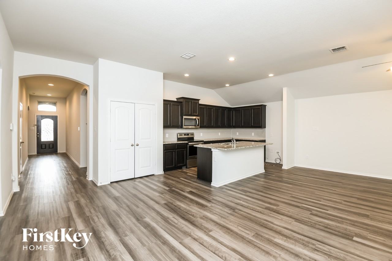 3221 Tobago Rd - Photo 4 of 15