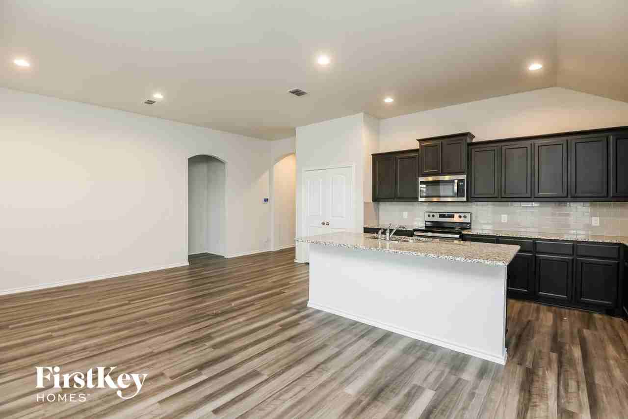 3221 Tobago Rd - Photo 5 of 15