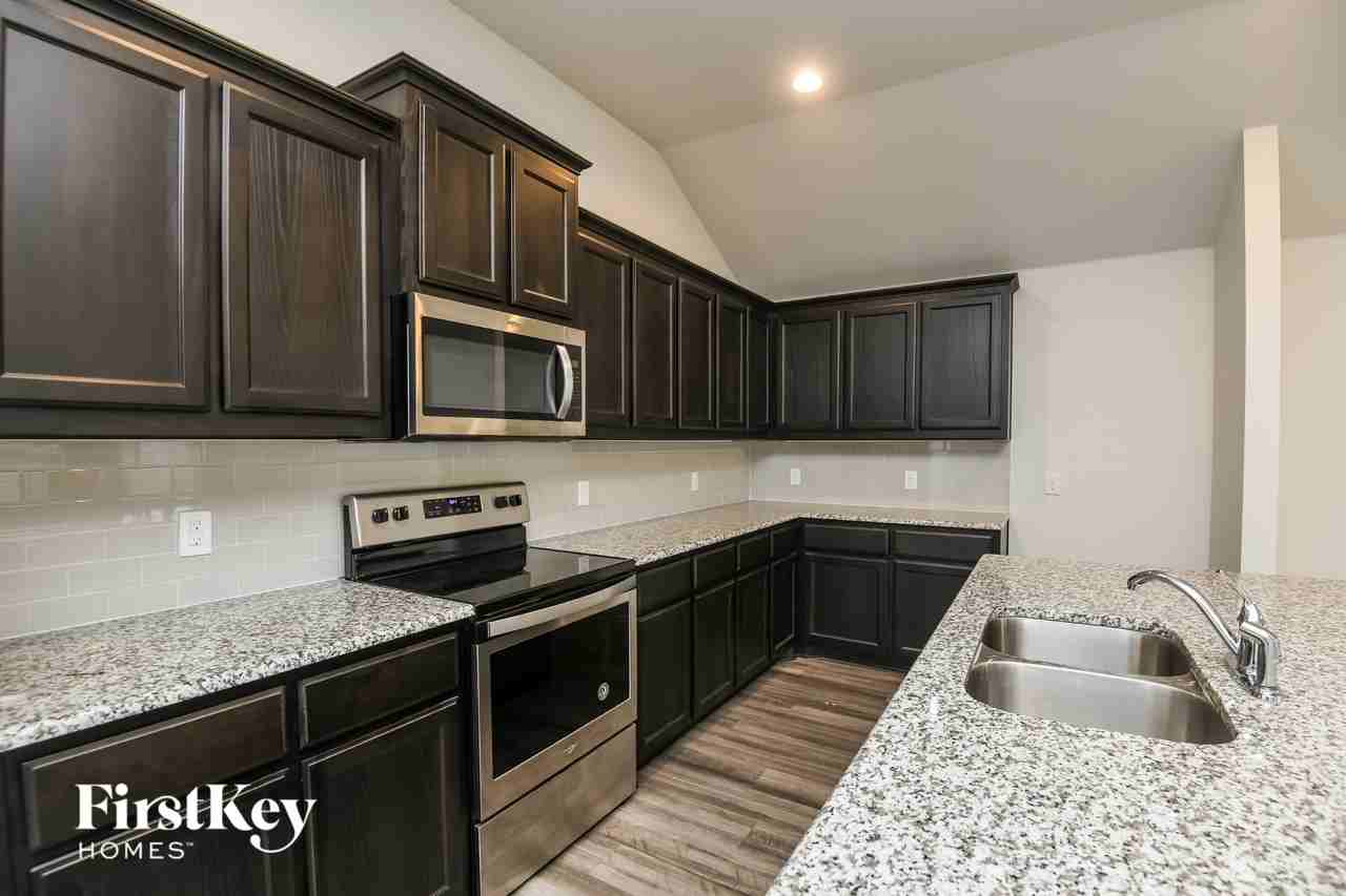 3221 Tobago Rd - Photo 6 of 15