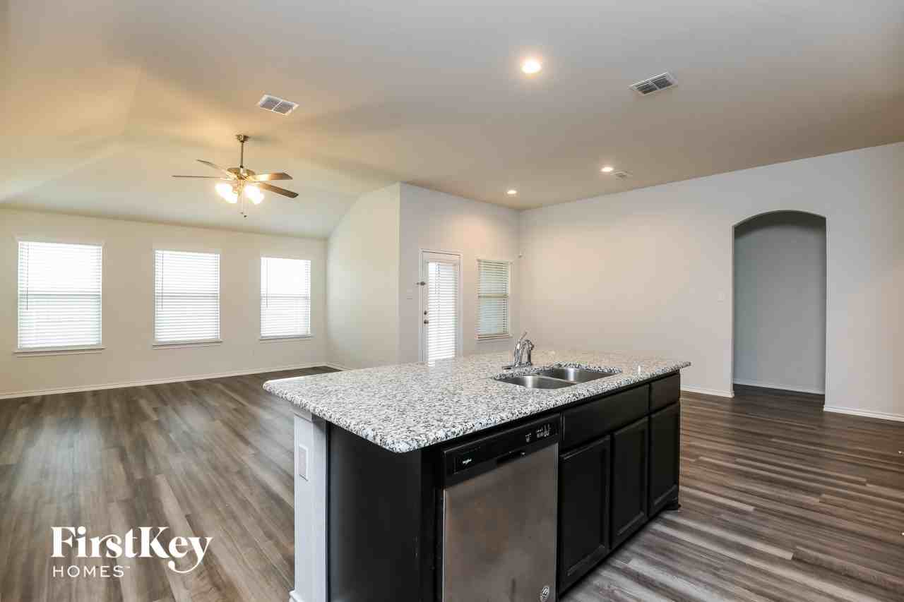 3221 Tobago Rd - Photo 7 of 15