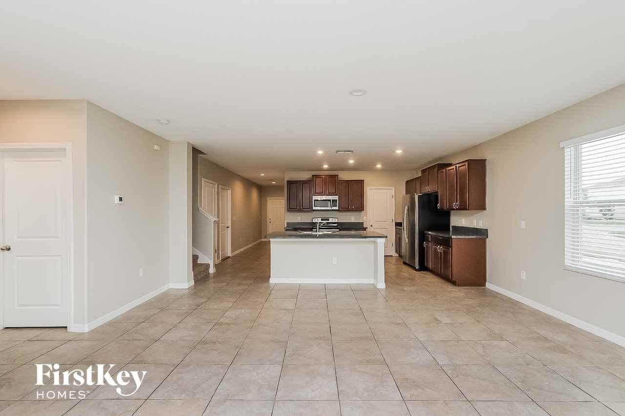 10111 Crested Fringe Dr - Photo 3 of 15