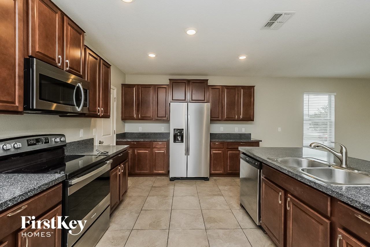 10111 Crested Fringe Dr - Photo 4 of 15