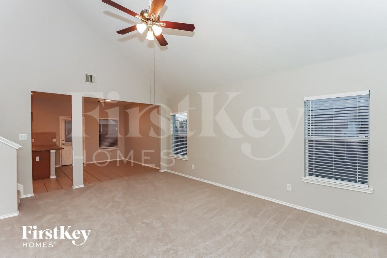 18126 Iris Edge Way - Photo 4 of 15