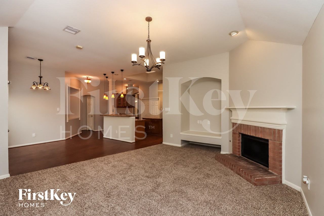 1411 Amber Knoll Ct - Photo 3 of 15