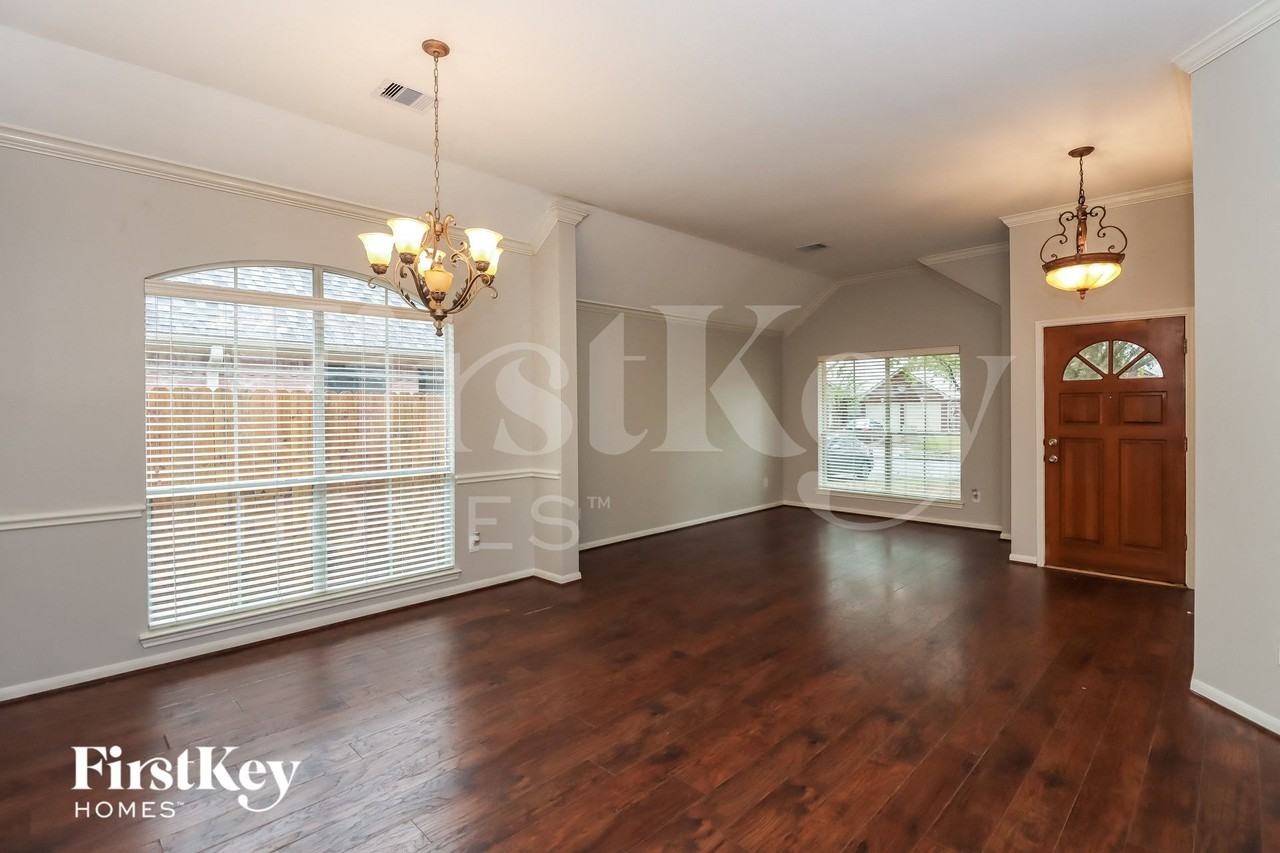 1411 Amber Knoll Ct - Photo 5 of 15