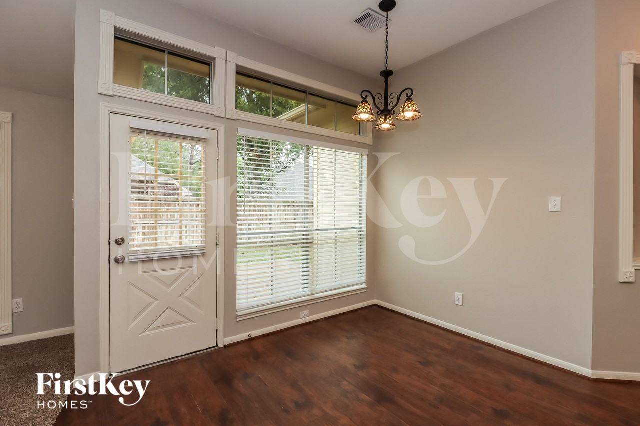 1411 Amber Knoll Ct - Photo 7 of 15