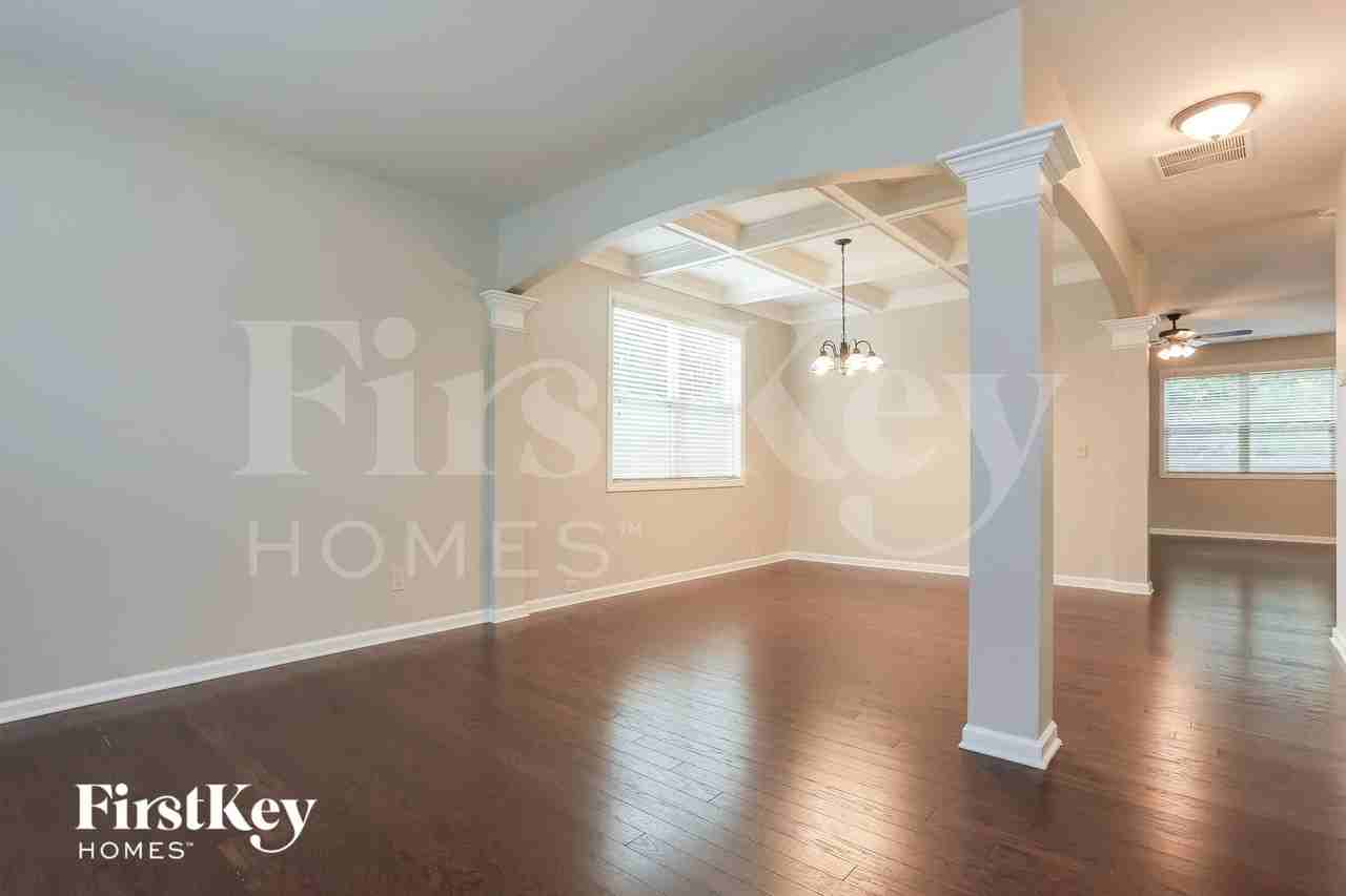 1172 Thomas Daniel Way - Photo 3 of 15
