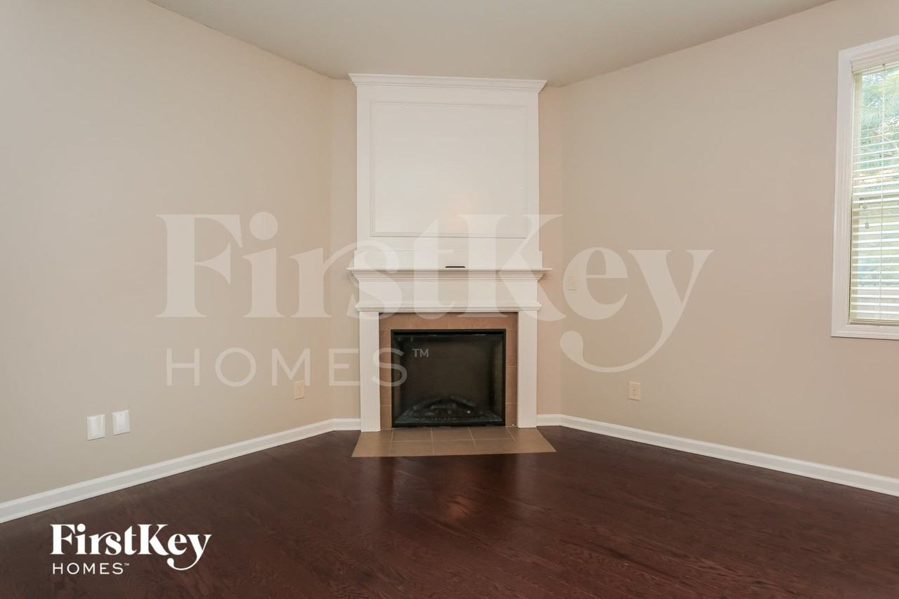 1172 Thomas Daniel Way - Photo 7 of 15