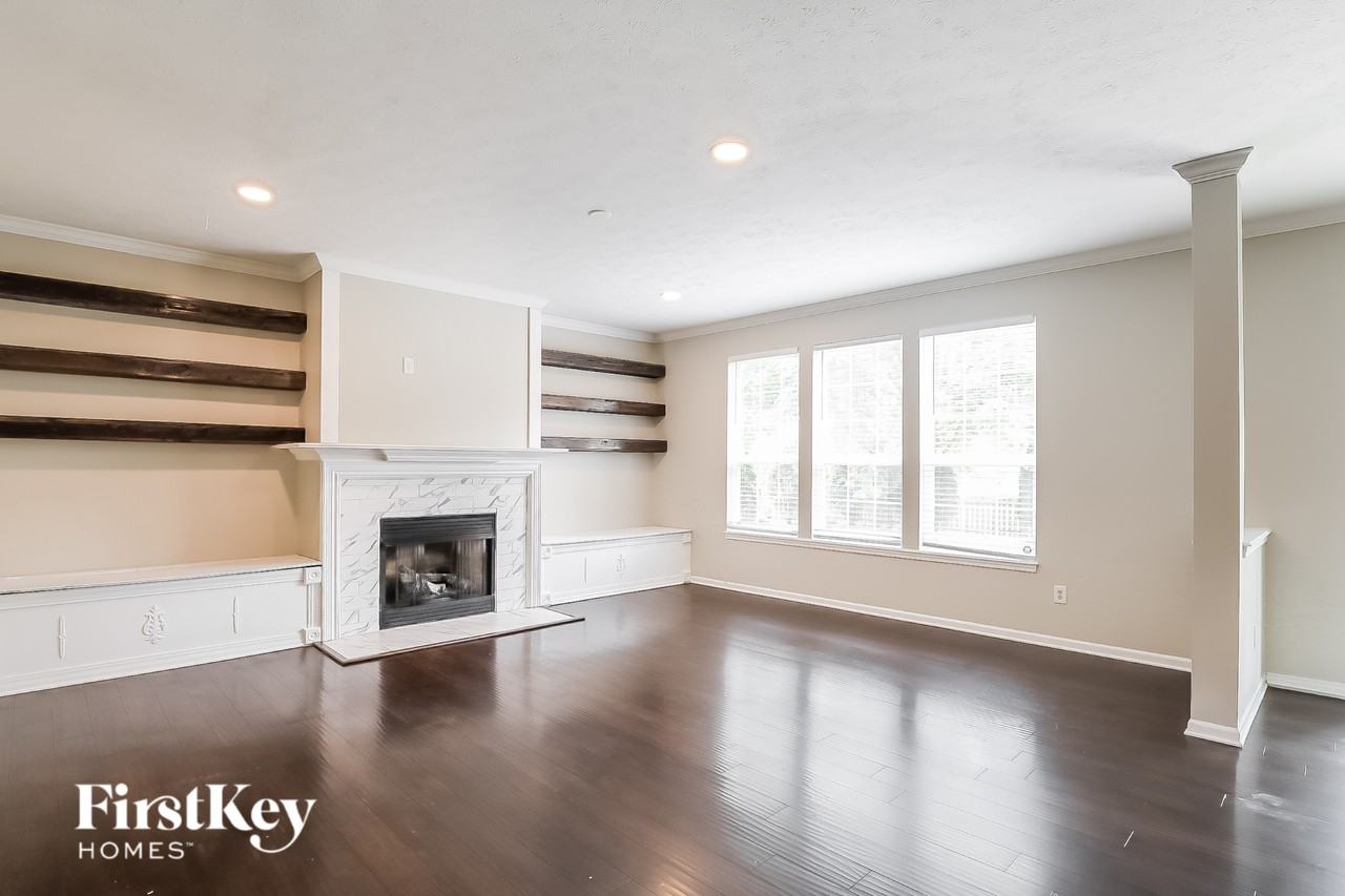 10911 Jessie Cir - Photo 3 of 16