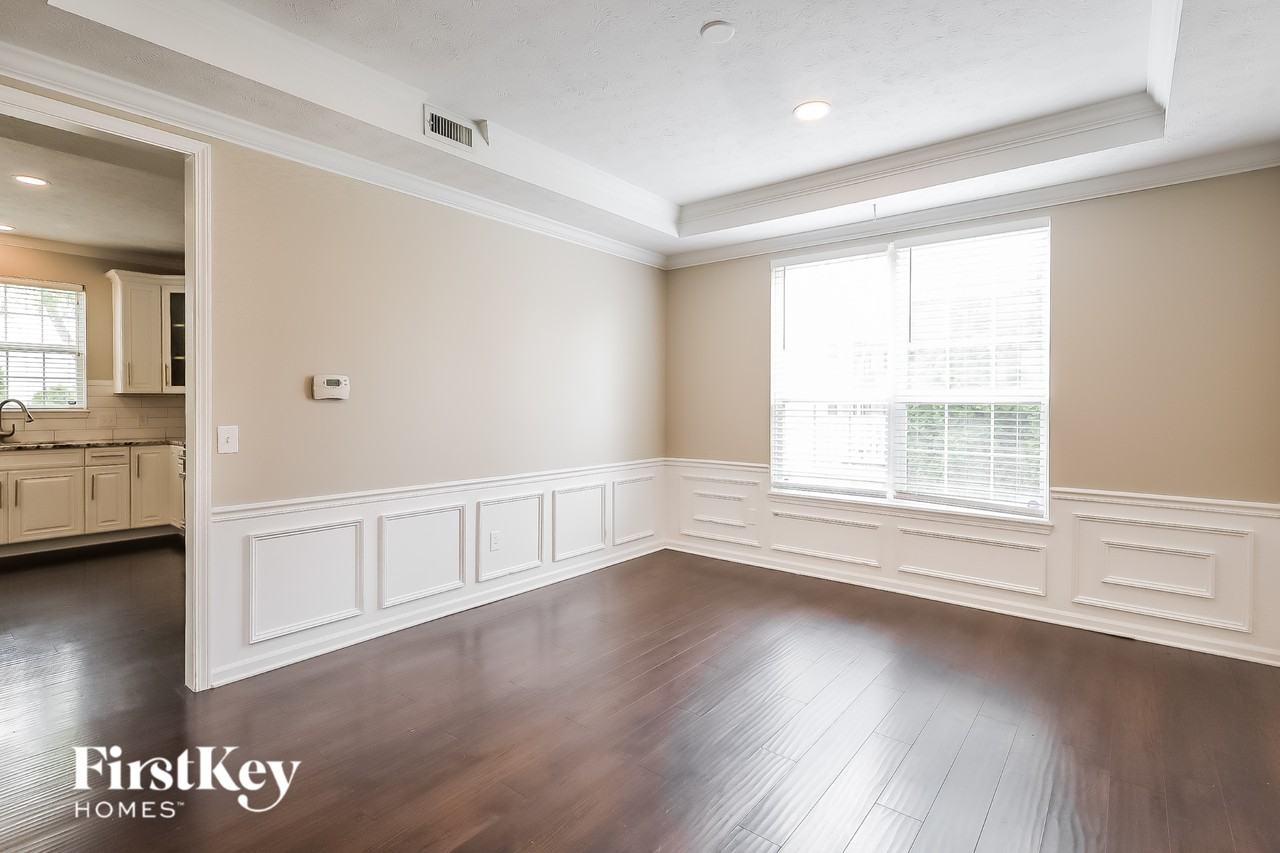 10911 Jessie Cir - Photo 4 of 16