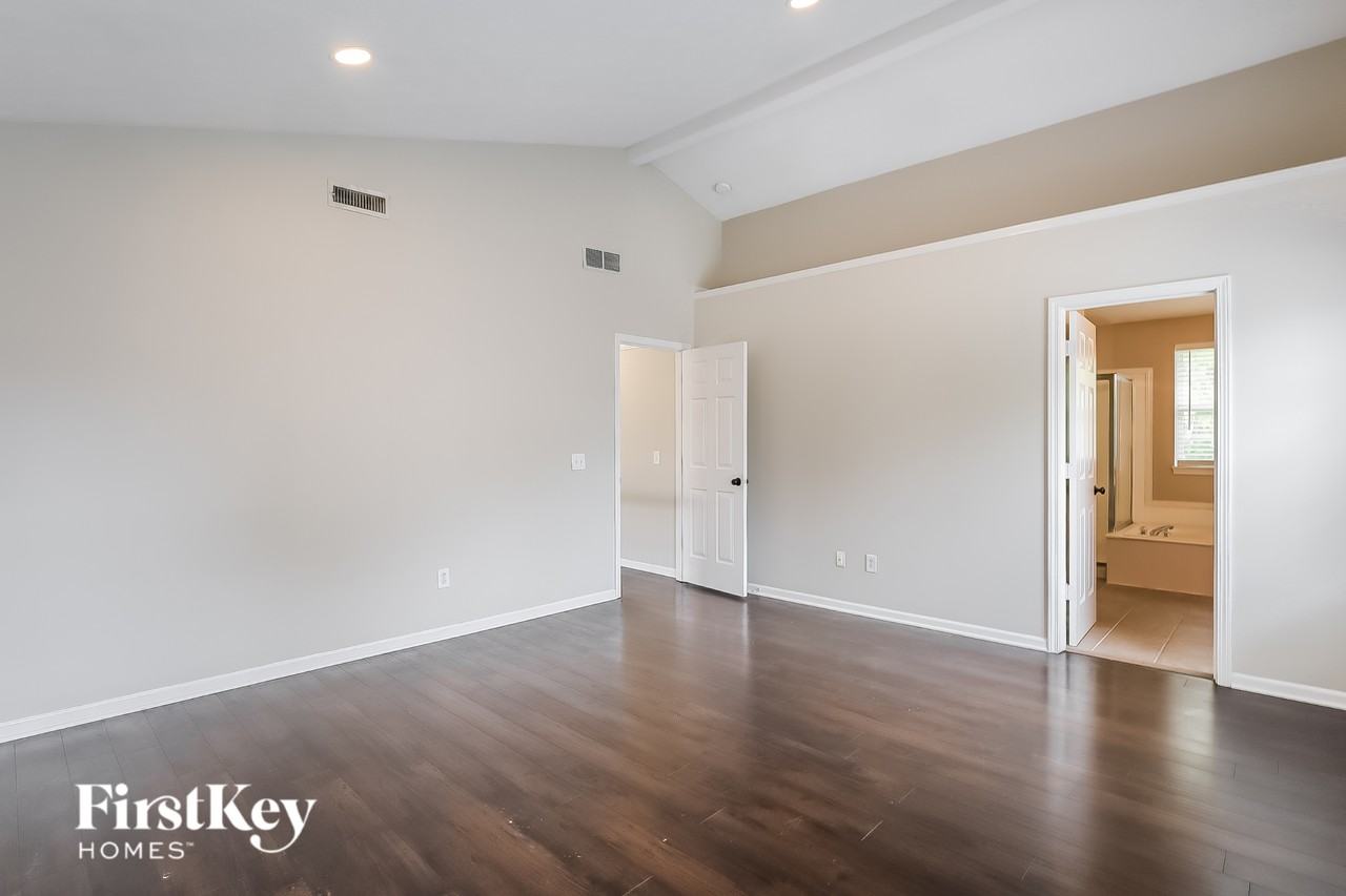 10911 Jessie Cir - Photo 7 of 16