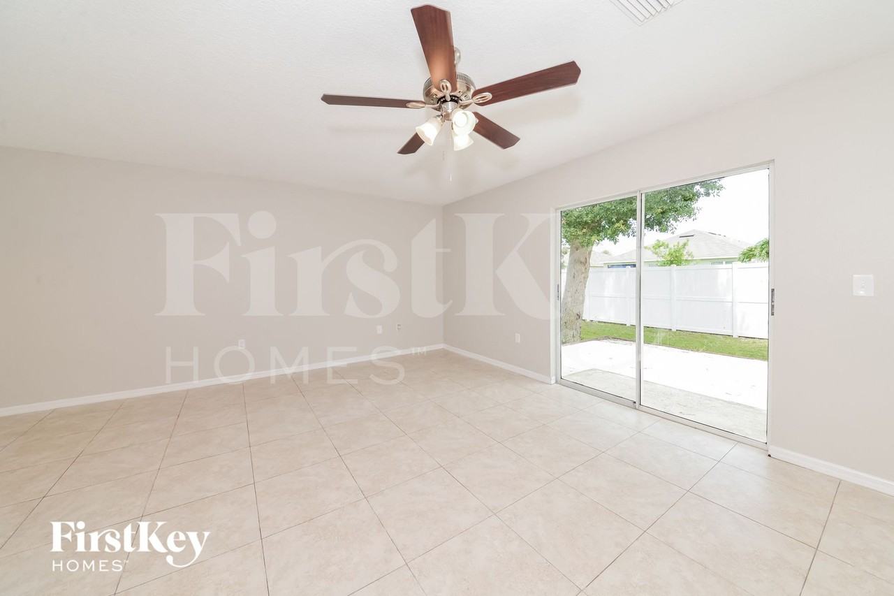 5265 Birch Ave - Photo 3 of 15