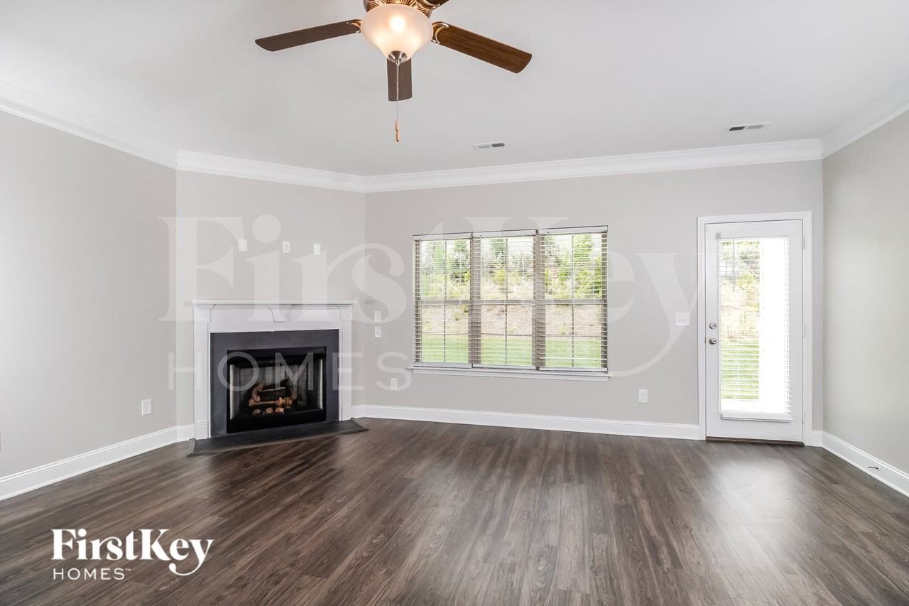 5601 Marblehead Dr - Photo 2 of 15
