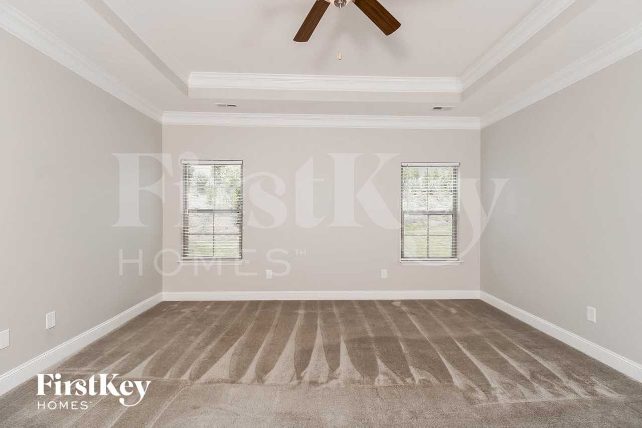 5601 Marblehead Dr - Photo 6 of 15