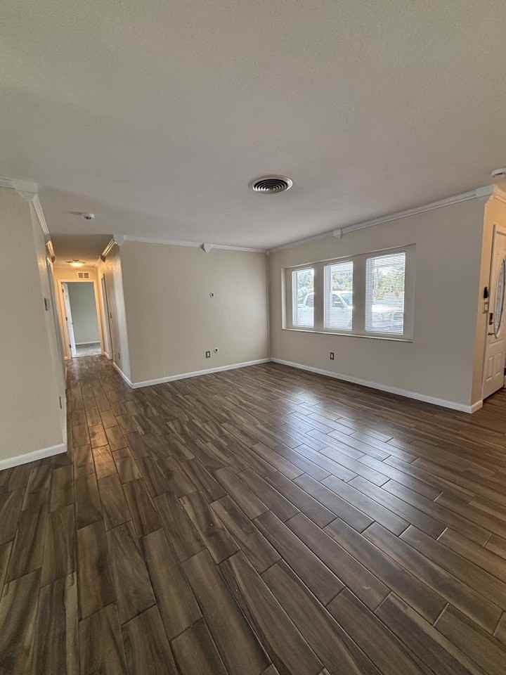 6501 13th Ave N - Photo 3 of 28