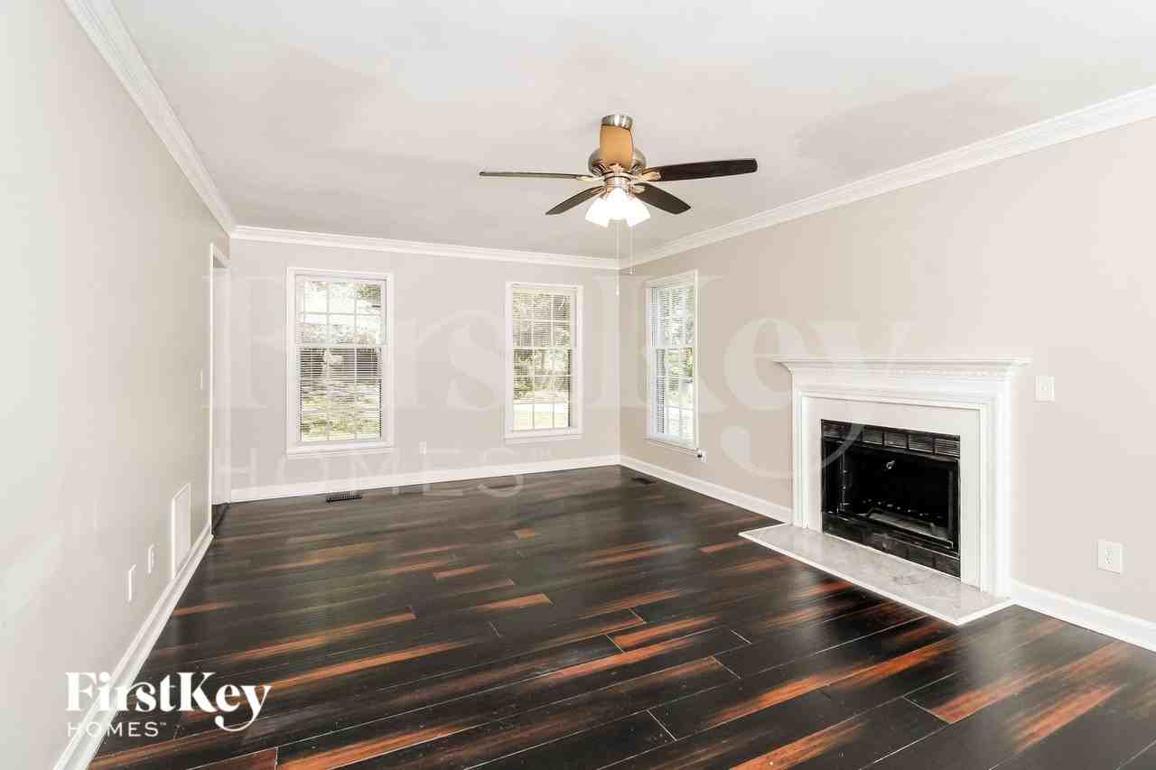 5630 Poplar Hill Ct - Photo 2 of 14