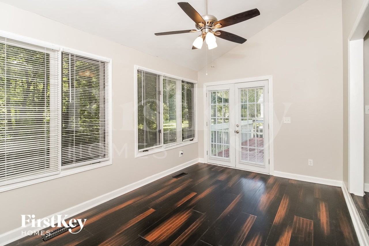 5630 Poplar Hill Ct - Photo 3 of 14