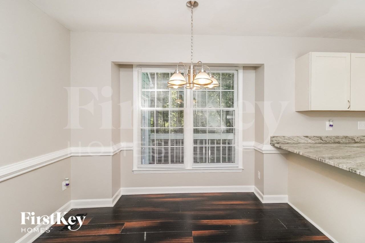 5630 Poplar Hill Ct - Photo 4 of 14