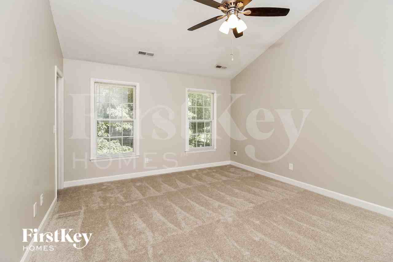 5630 Poplar Hill Ct - Photo 7 of 14