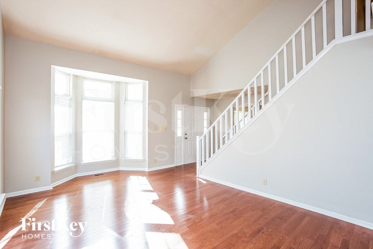 5292 Breakers Way - Photo 4 of 15