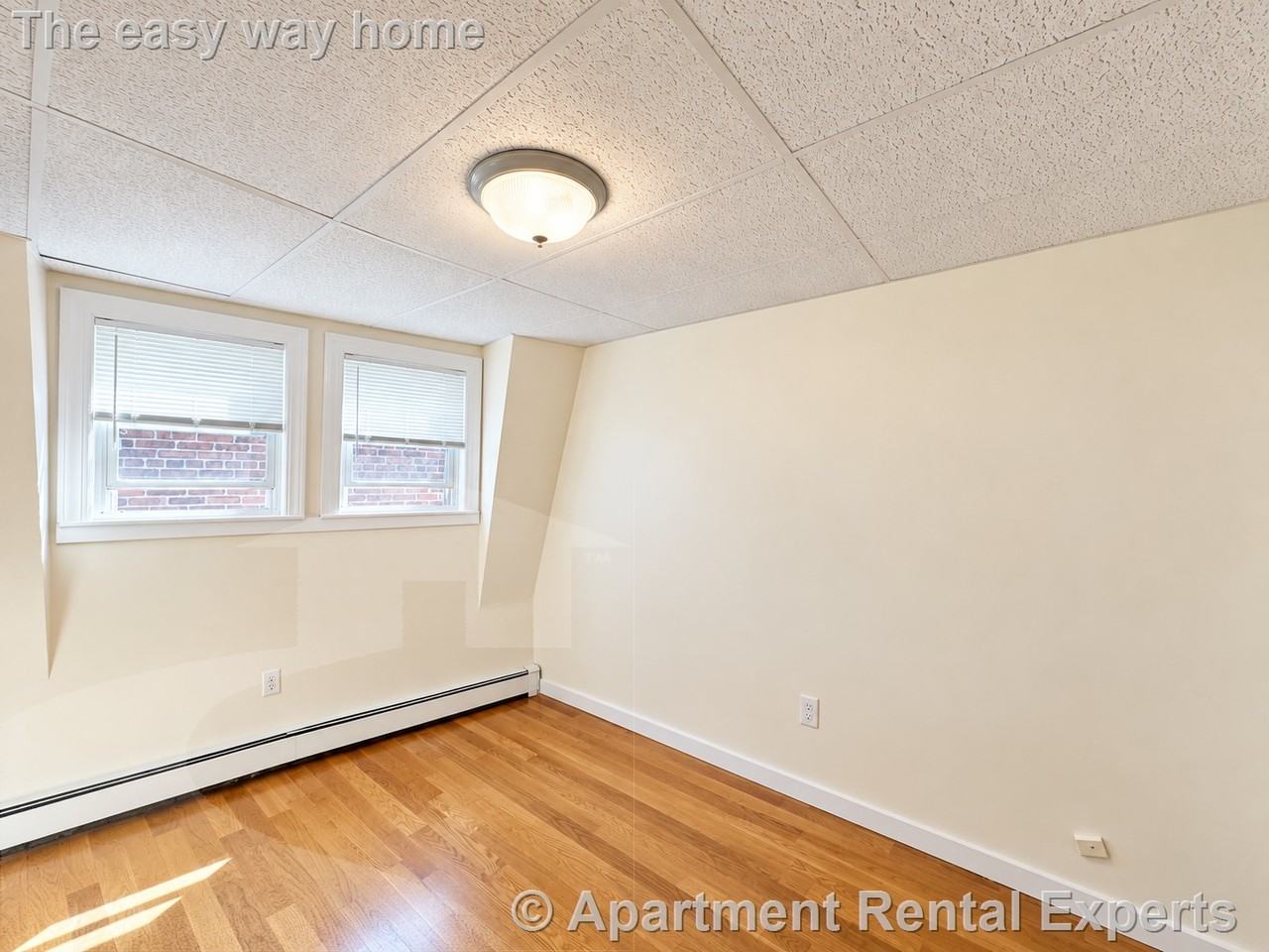 37 Davis Sq #2 - Photo 3 of 8