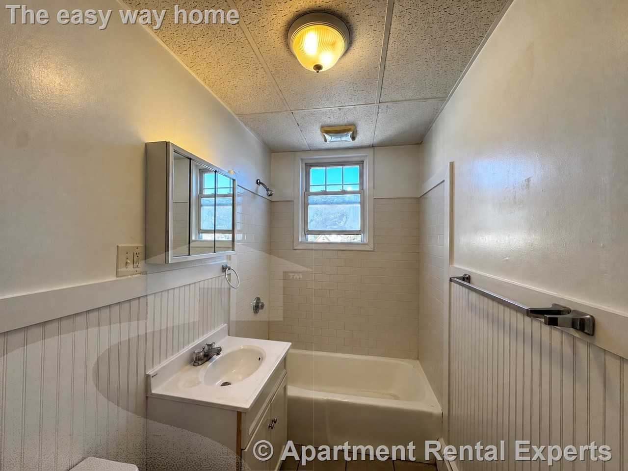 37 Davis Sq #2 - Photo 4 of 8