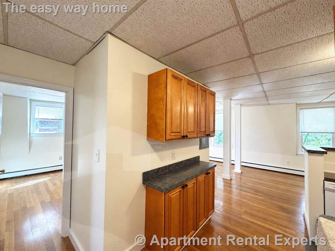 37 Davis Sq #2 - Photo 7 of 8