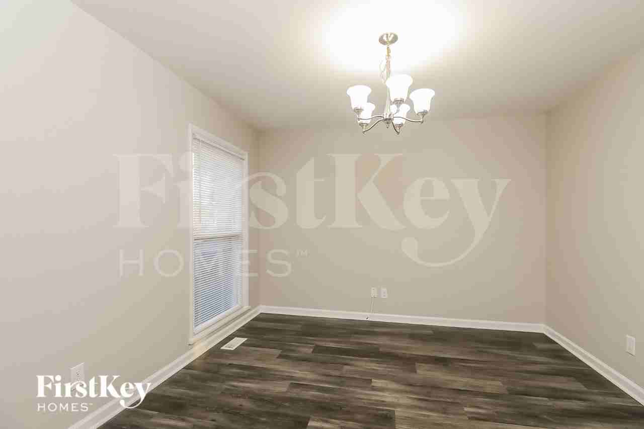 1722 Aster Ln - Photo 5 of 16