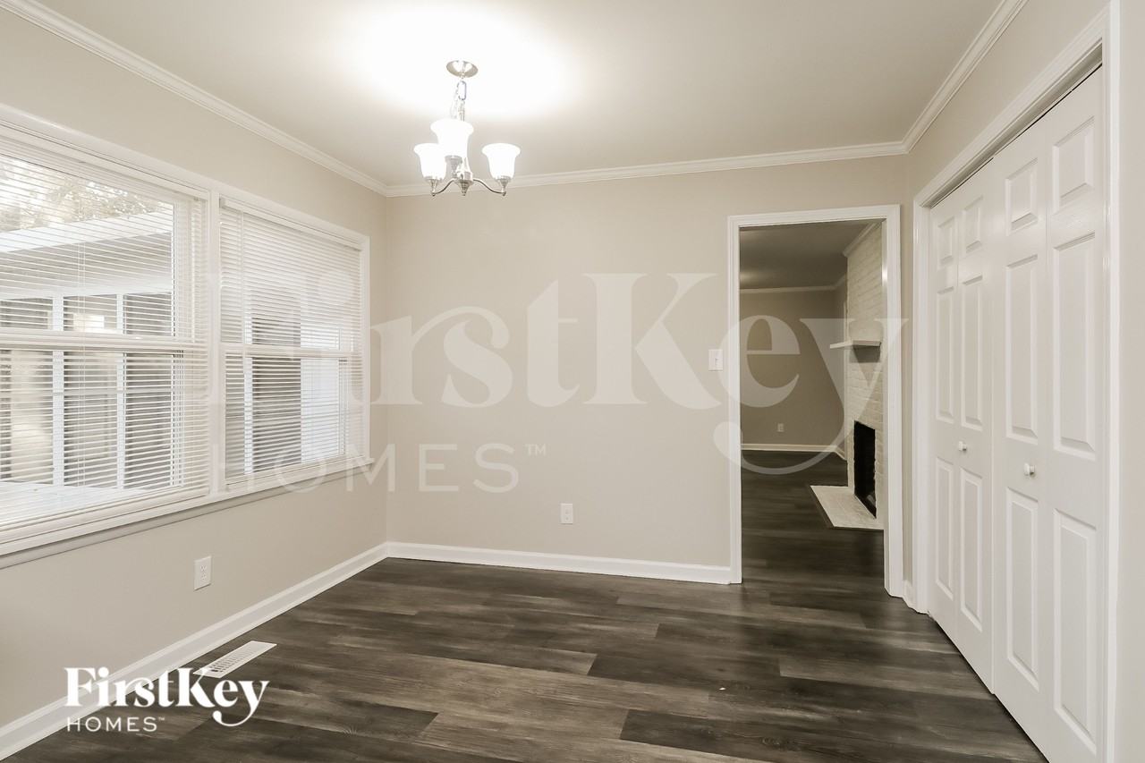 1722 Aster Ln - Photo 6 of 16