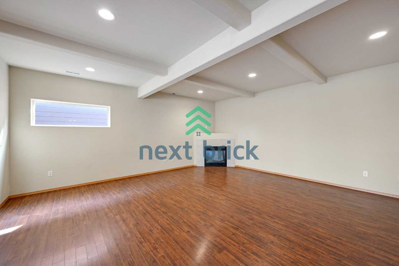 2203 107th Ave Se - Photo 4 of 26